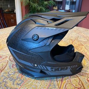 509 Altitude black ops snowmobile helmet